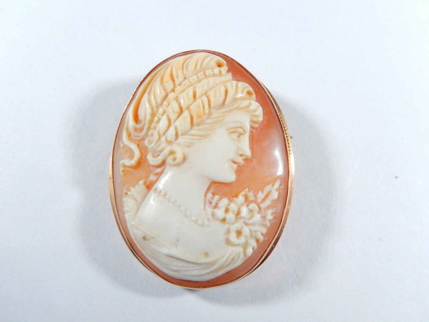 Beautiful VINTAGE 14k Gold Large Carved Shell Cameo Brooch Pin or Pendant