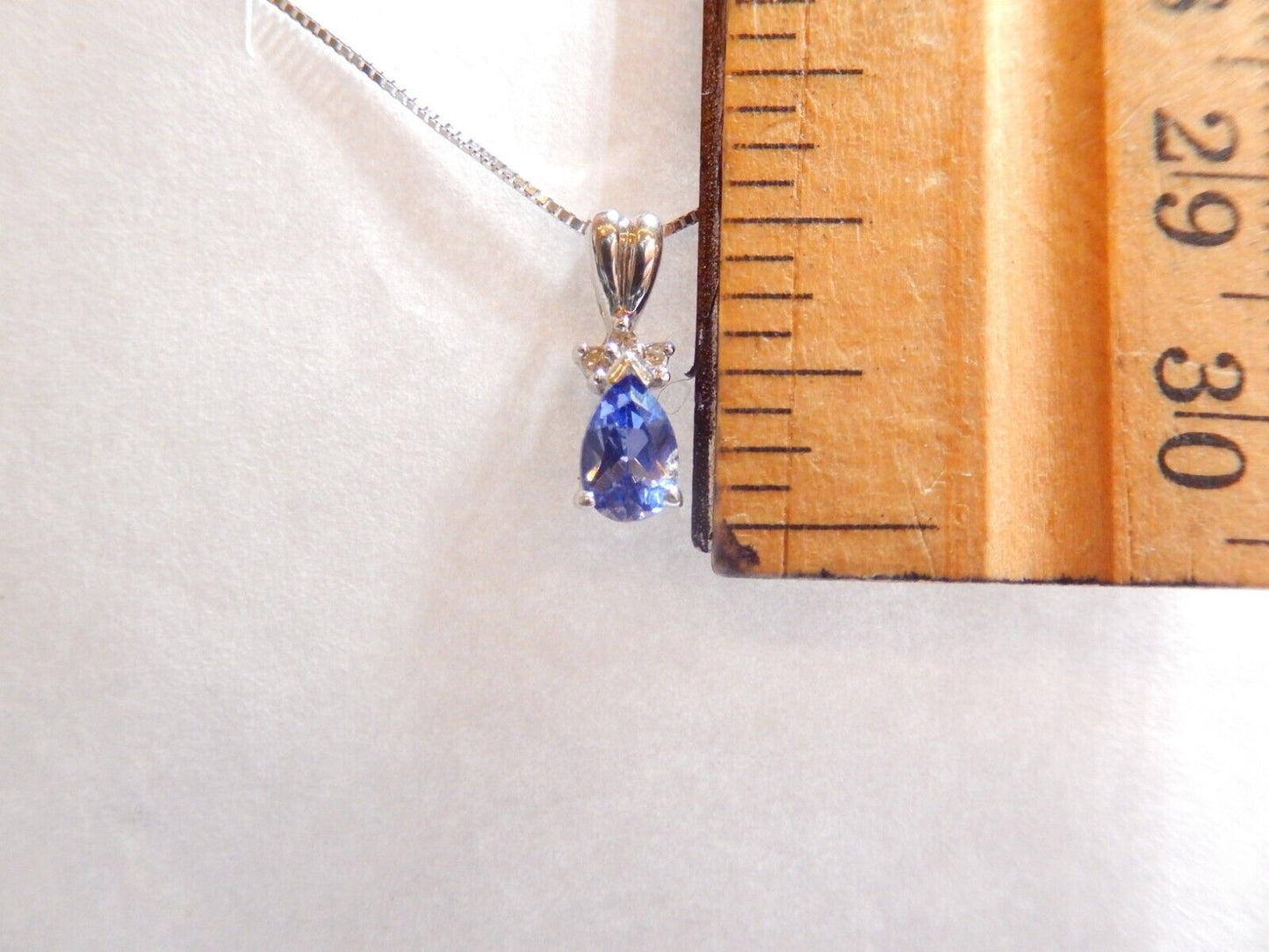 *VINTAGE* 14k White Gold .33 CT Tanzanite & 3 Diamond Tear Drop Pendant w/18"Chn