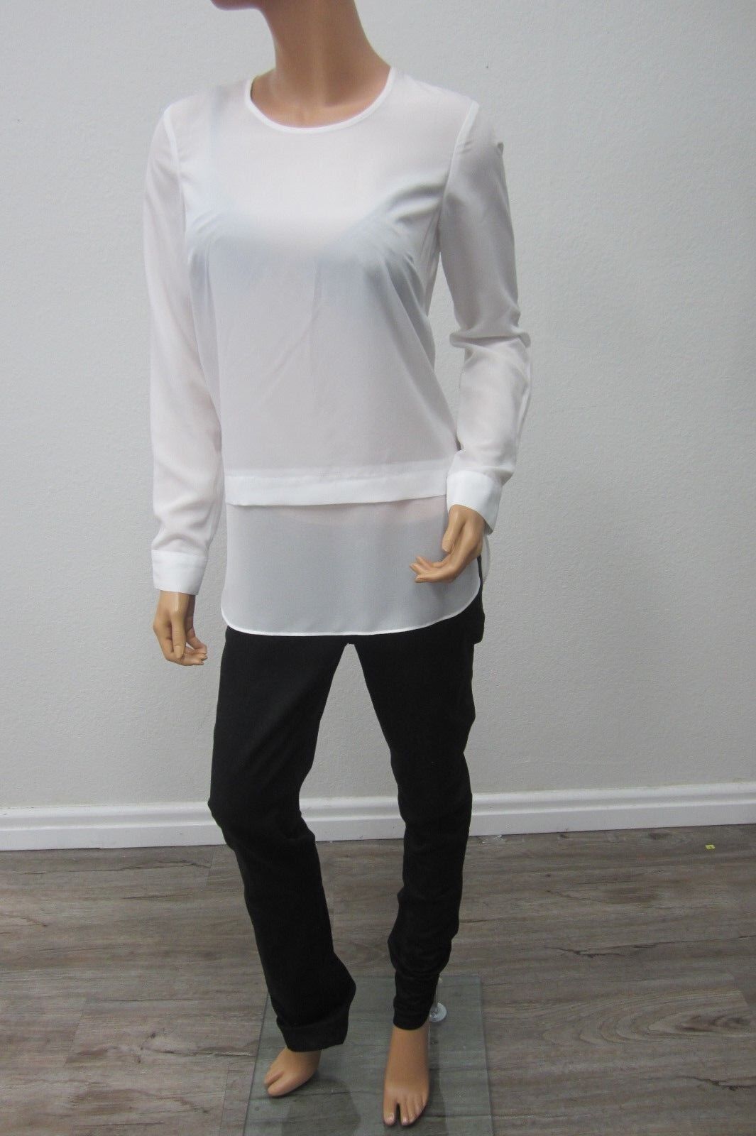 *NWT*  $78.00 BCBGeneration Long Sleeve CUTE White  Woman's Top Size XS