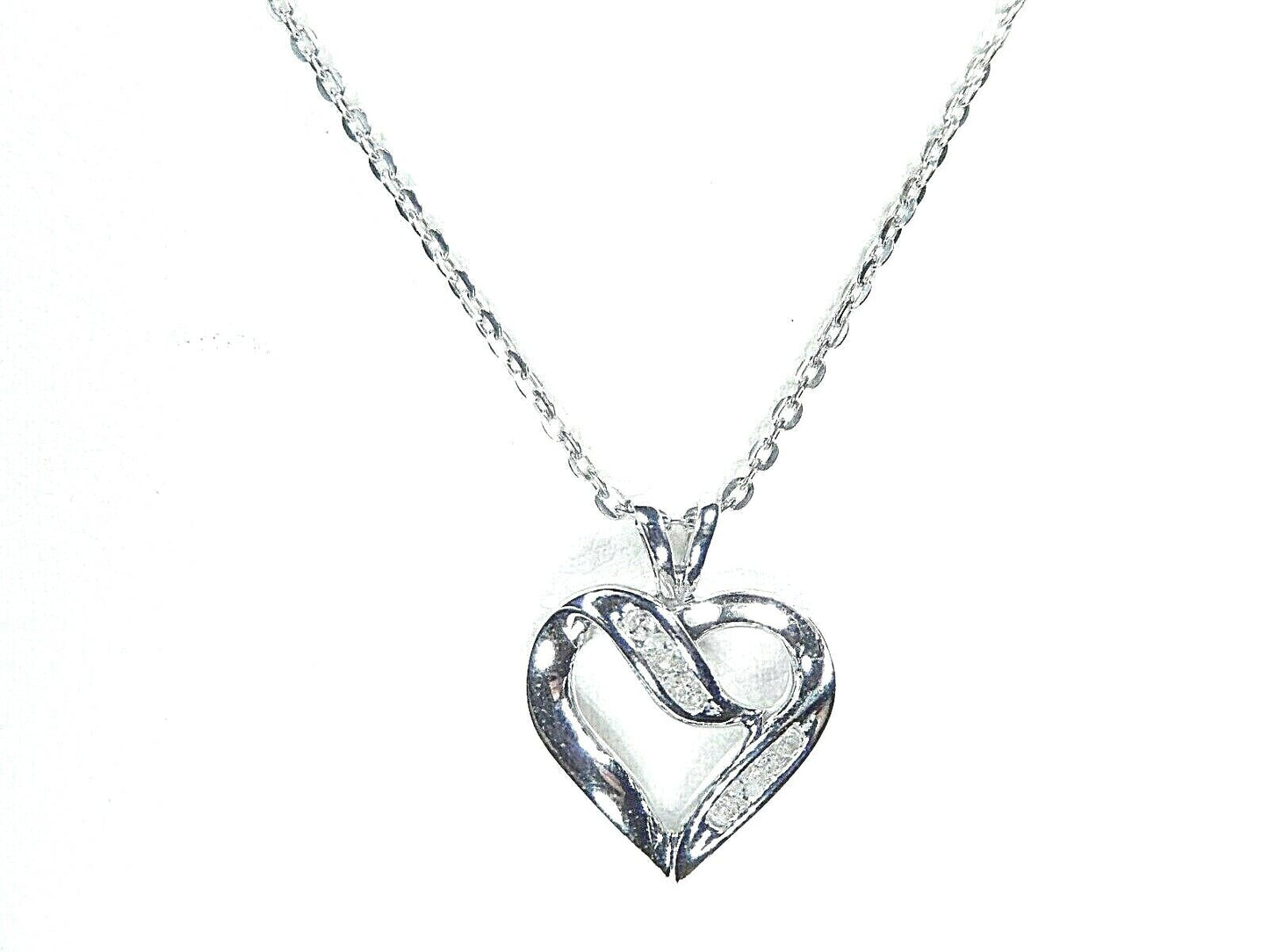 *NEW* 10K White Gold Diamond Heart Pendant Necklace with 18" Chain