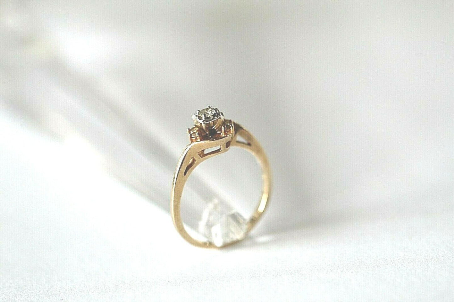 *VINTAGE*  14k Yellow Gold Natural Round Diamond Solitaire Engagement Ring Sz 8