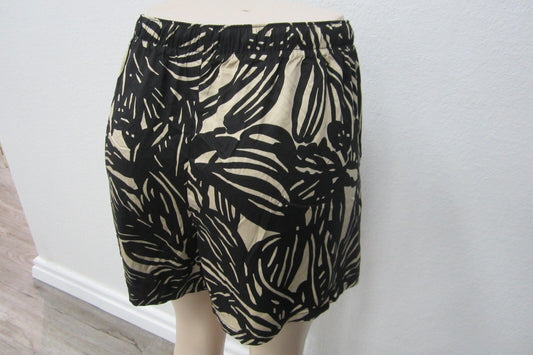 NWT Gap Light Weight  String Women's Floral Shorts (retail $44)  Size XL