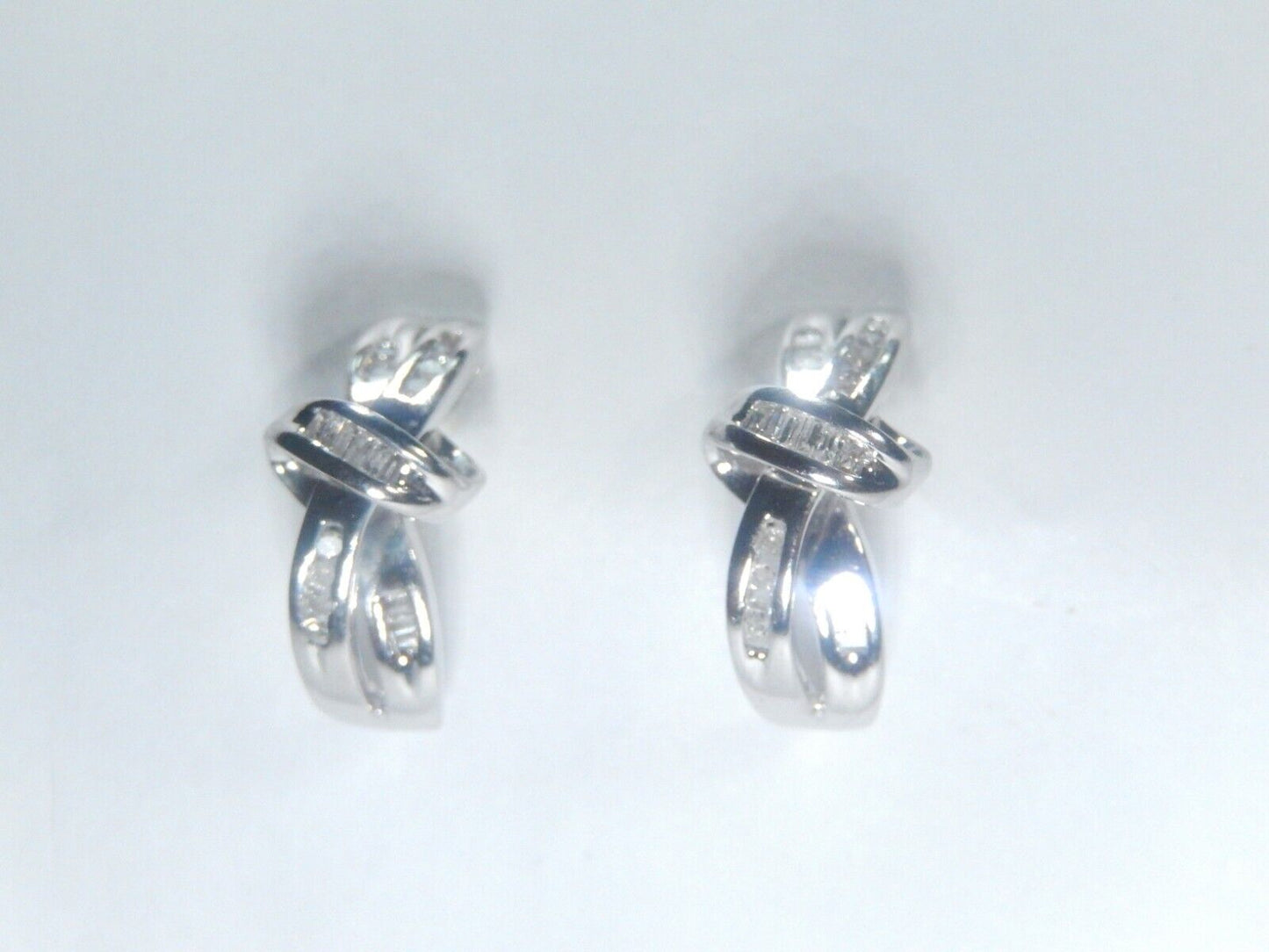 *VINTAGE*  14K White Gold Round & Baguette Diamond Huggie Earrings Approx .50ctw