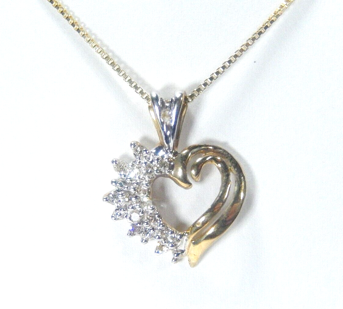*VINTAGE*  10K Yellow Gold 17 Diamond 1/5CT  Heart Pendant w/18"chain