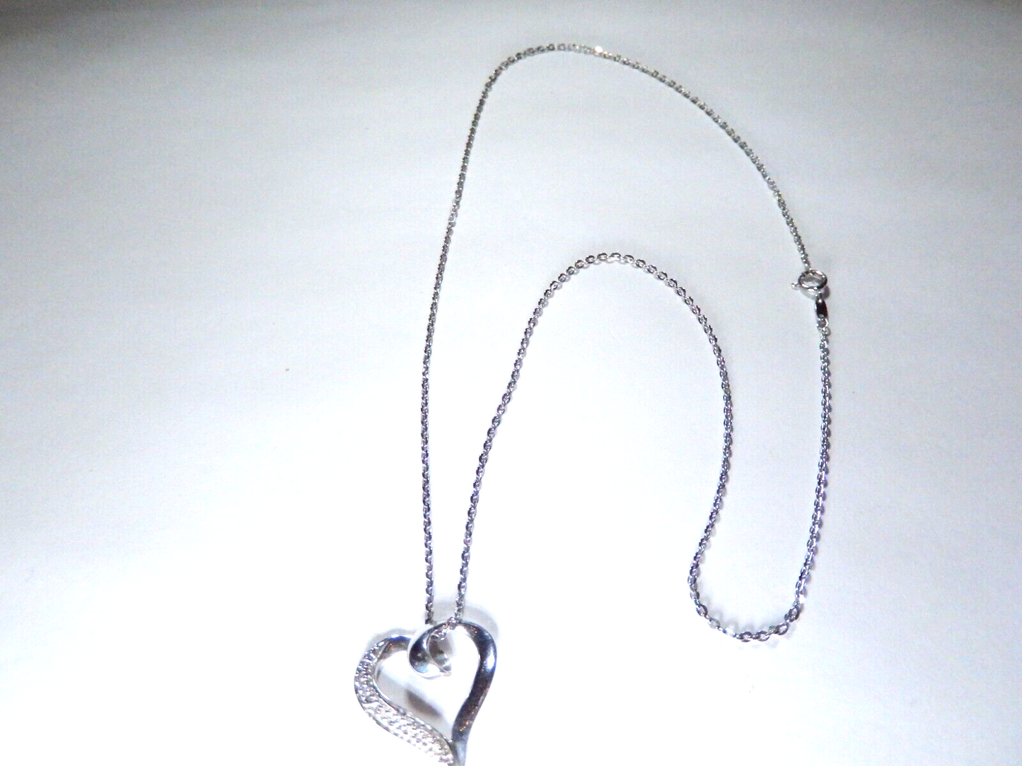 *VINTAGE*  10K White Gold 5 Diamond Floating Curved Heart Pendant Necklace , 18"