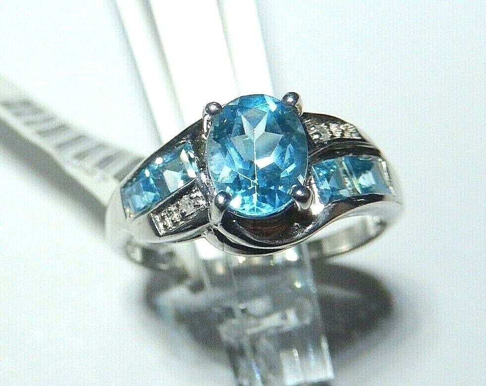 *NWT* 10K White Gold 2CT Oval Blue Topaz and Diamond Ring Size 9