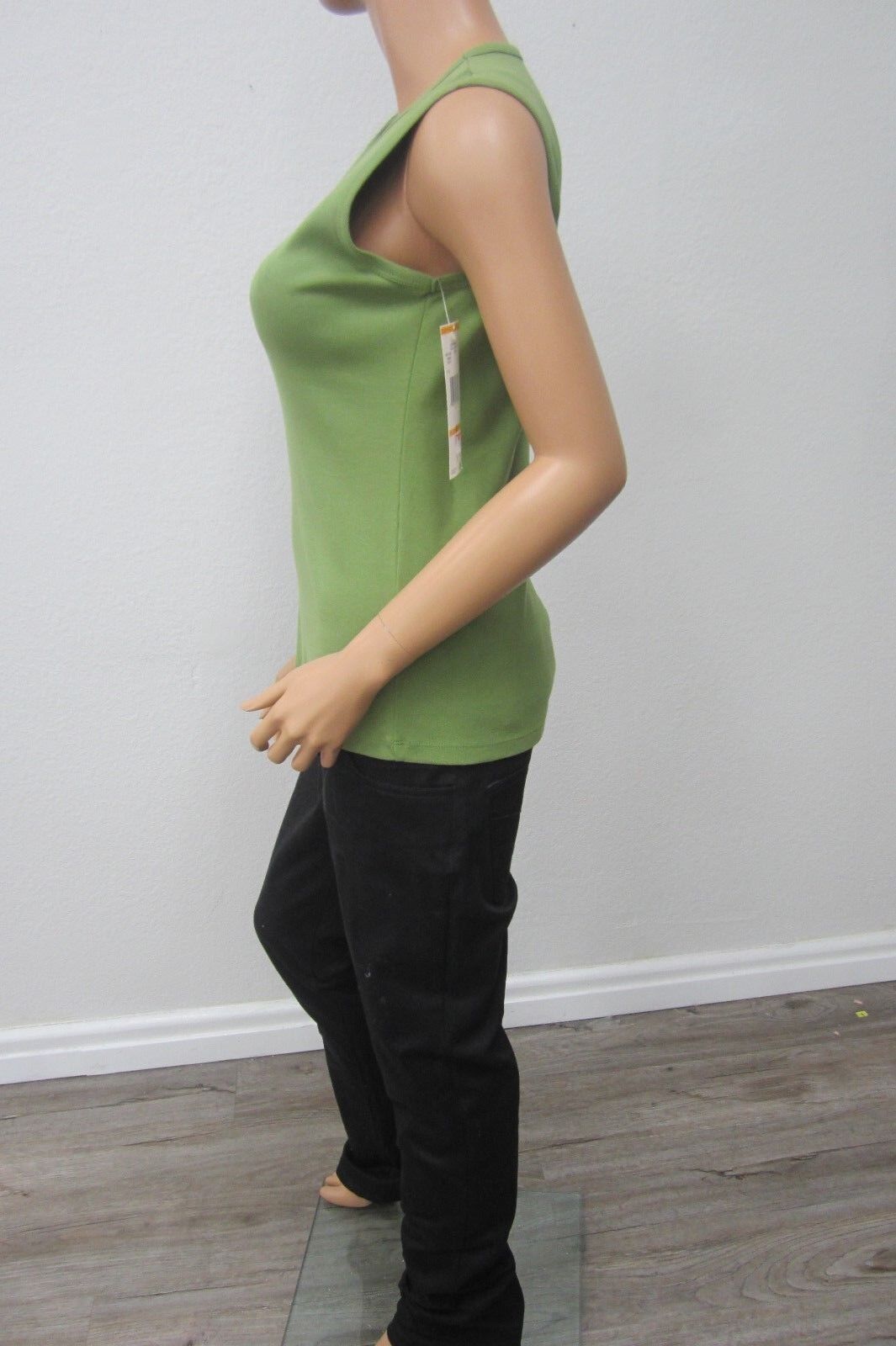 *NWT*  Jones New York Sport Women's Sleeveless Green Knit Shirt Top Size Small