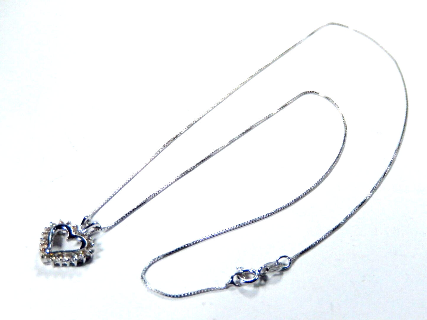*VINTAGE* 10K White Gold 20 Natural Diamond Heart Shape Pendant W/18"chain