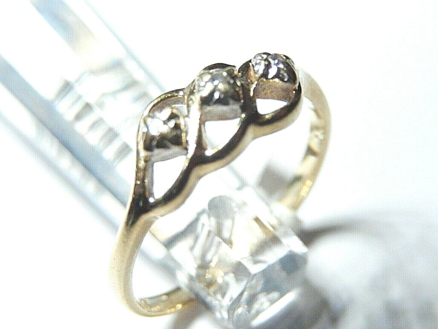 *VINTAGE* 14K Yellow Gold Natural Diamond Ladies Three Stone Ring Size 6.75