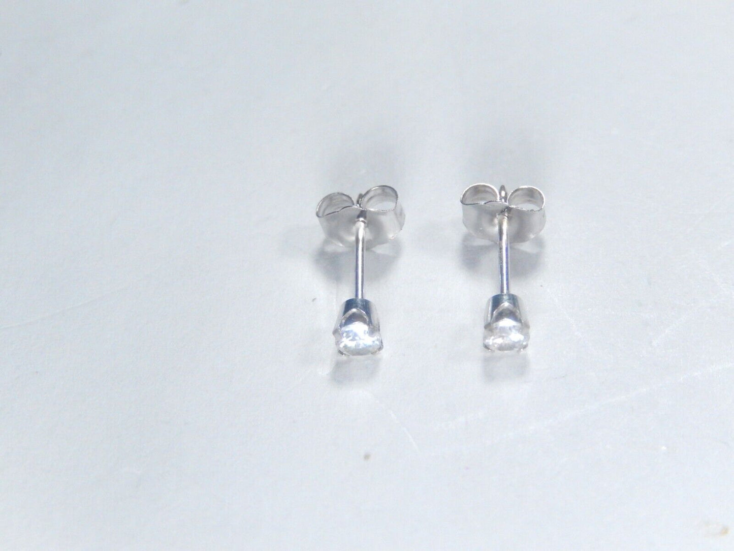 *VINTAGE*  1/5CT  Round Cut Natural Diamond Solitaire Stud Earrings