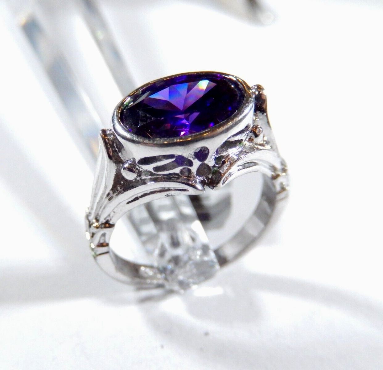 *VINTAGE*  VICTORIAN STYLE 925 STERLING SILVER 4.00 CT OVAL AMETHYST RING Sz 9