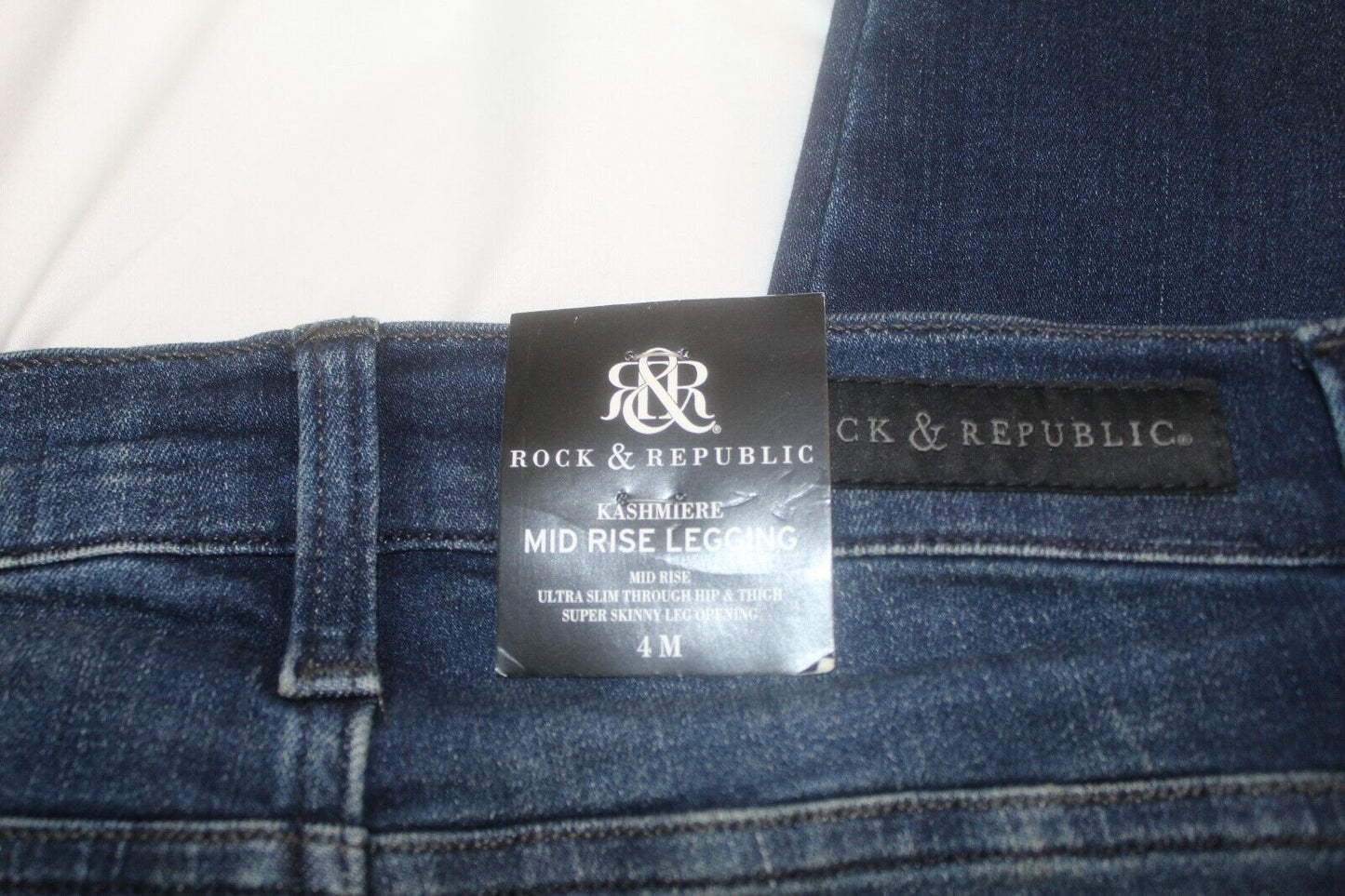 *NWT* $88. Womens Rock & Republic Mid Rise Legging Kashmiere Stretch Jeans Sz 4M