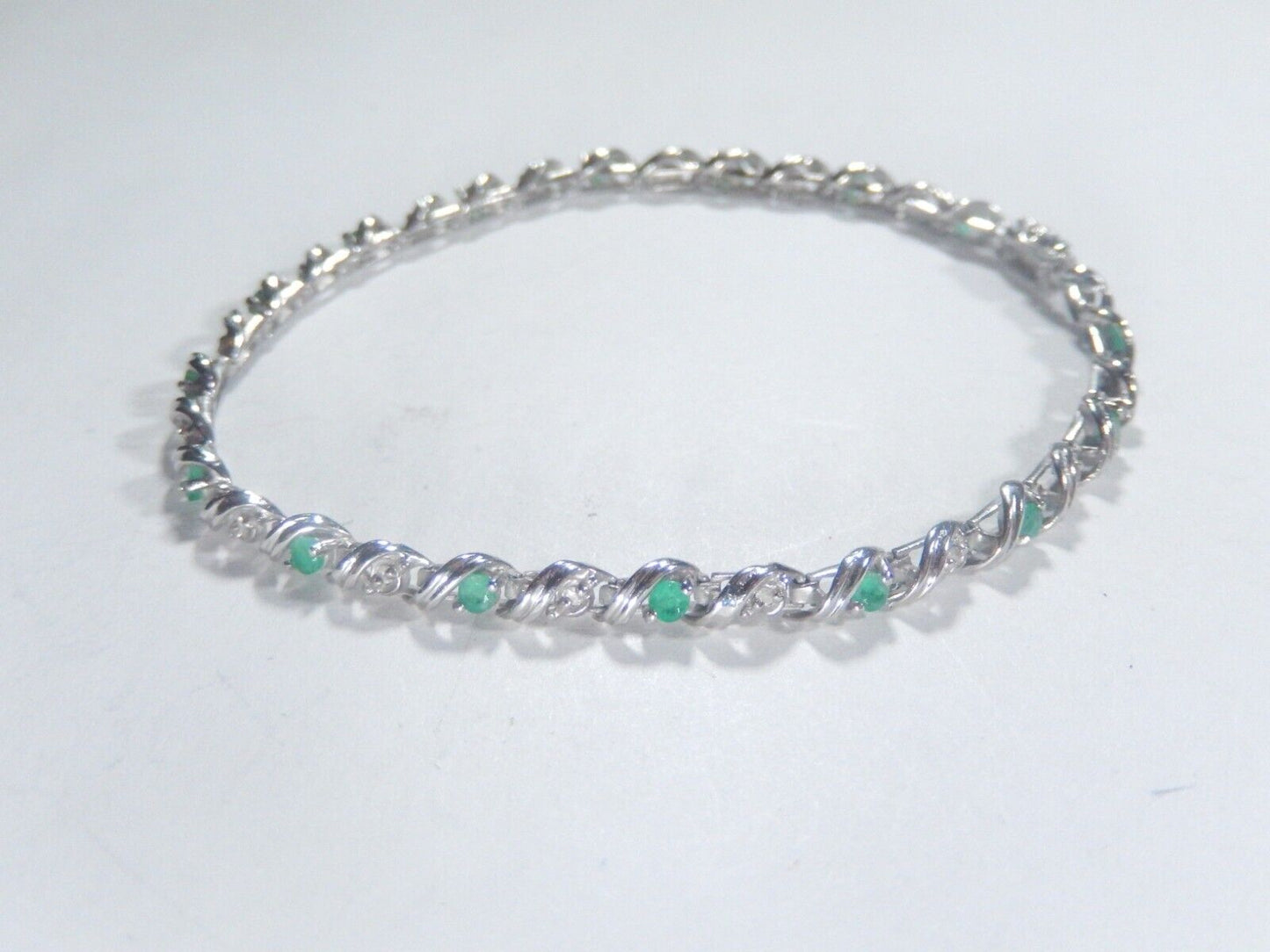 10k White Gold Natural Diamond and Emerald Bracelet For Womens 5.5gm