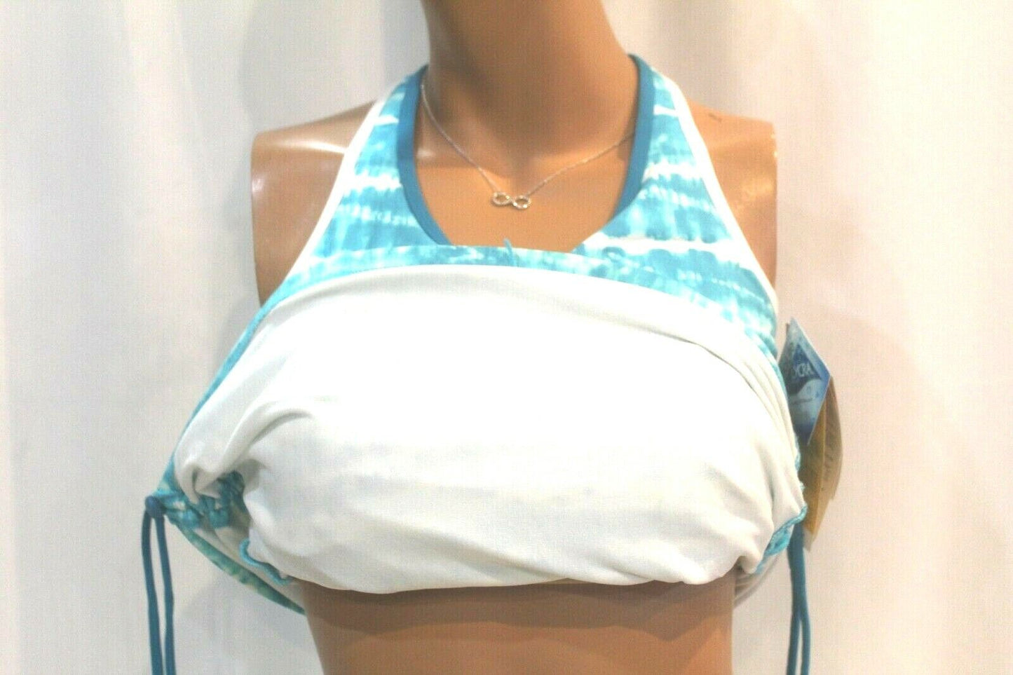 *NWT* LYCRA Athleta  Built In Padded Bra Moisture Wicking Active Wear Top M