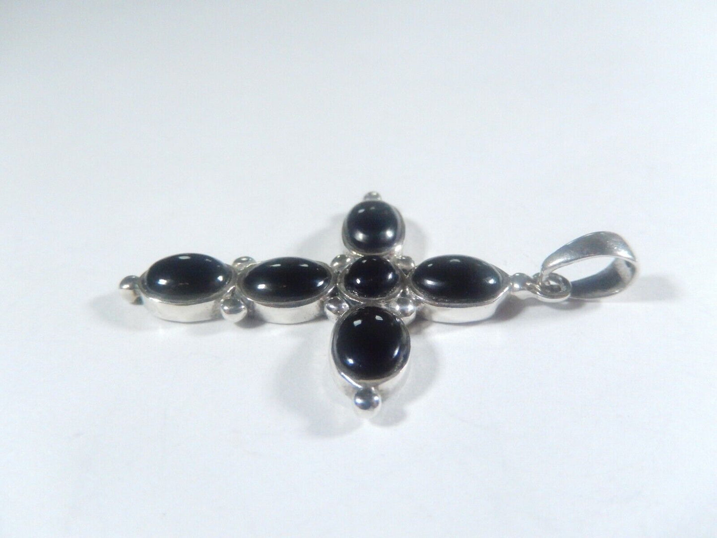 VINTAGE  925 STERLING SILVER & BLACK ONYX CROSS PENDANT