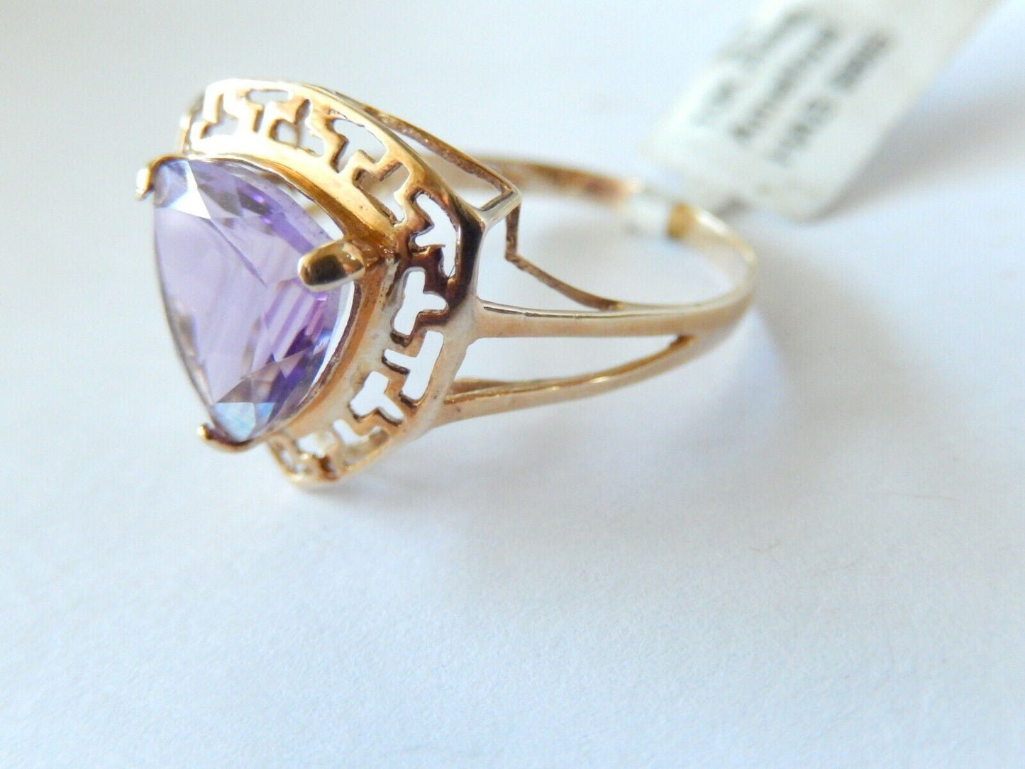 *VINTAGE* 10K YELLOW GOLD 2CT TRILLION AMETHYST RING ASYMMETRICAL SETTING Sz 8.5
