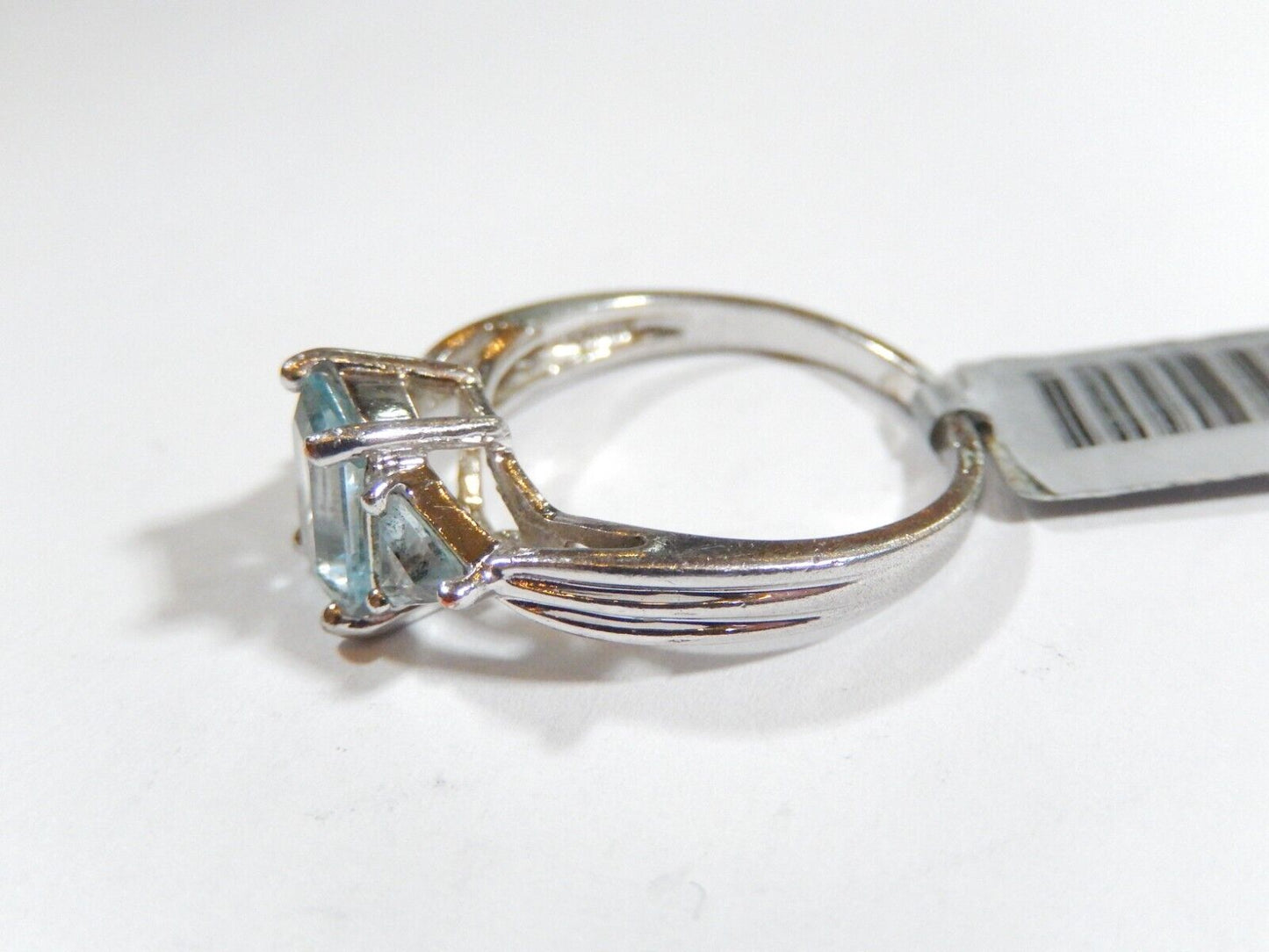 *VINTAGE*   Sterling Silver 1.75 CT Swiss Blue Topaz Three Stone Ring Sz 7.75