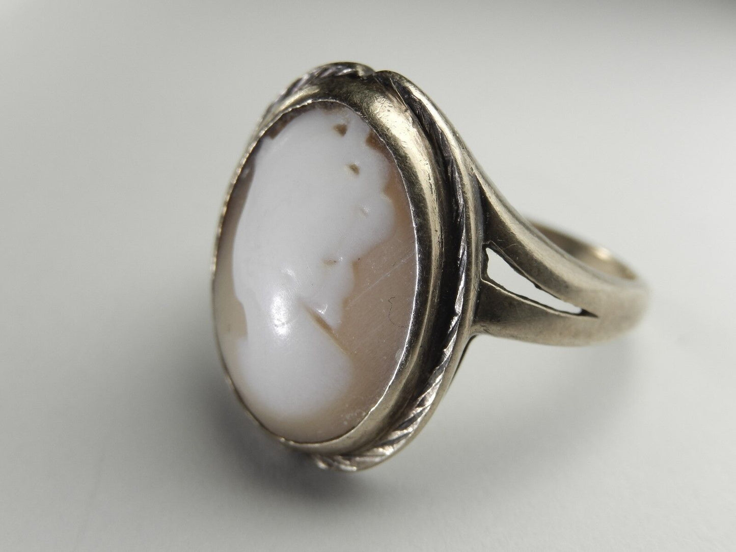 10k Yellow Gold Vintage Bezel Set Cameo Ring Circa 1930  Size 7.25