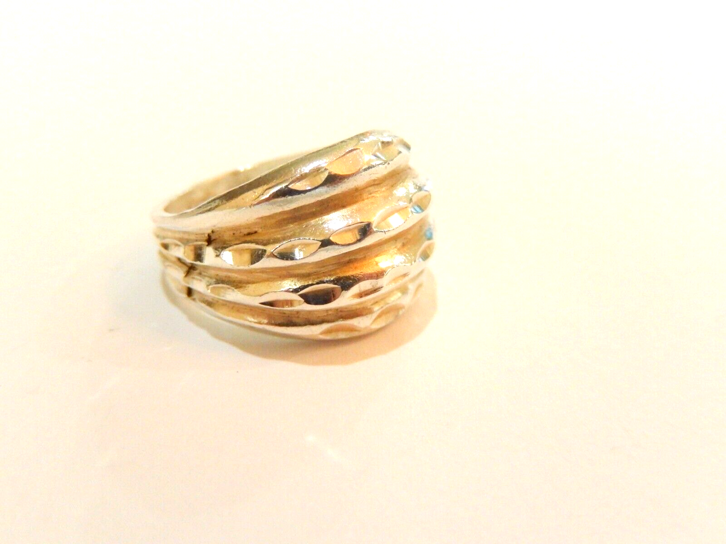 *VINTAGE*  925 Sterling Silver Diamond Cut Scalloped Shrimp  Dome Ring Size 6.5