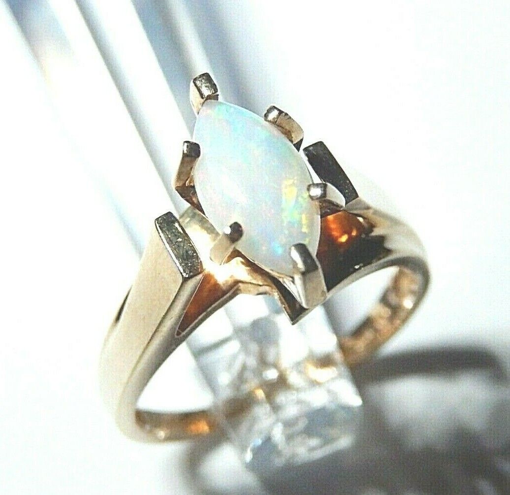 *VINTAGE*  10K Yellow Gold Navette 10mm x 5mm Opal Solitaire Ring Size 6.75
