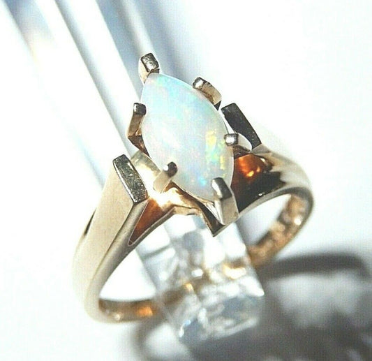 *VINTAGE*  10K Yellow Gold Navette 10mm x 5mm Opal Solitaire Ring Size 6.75