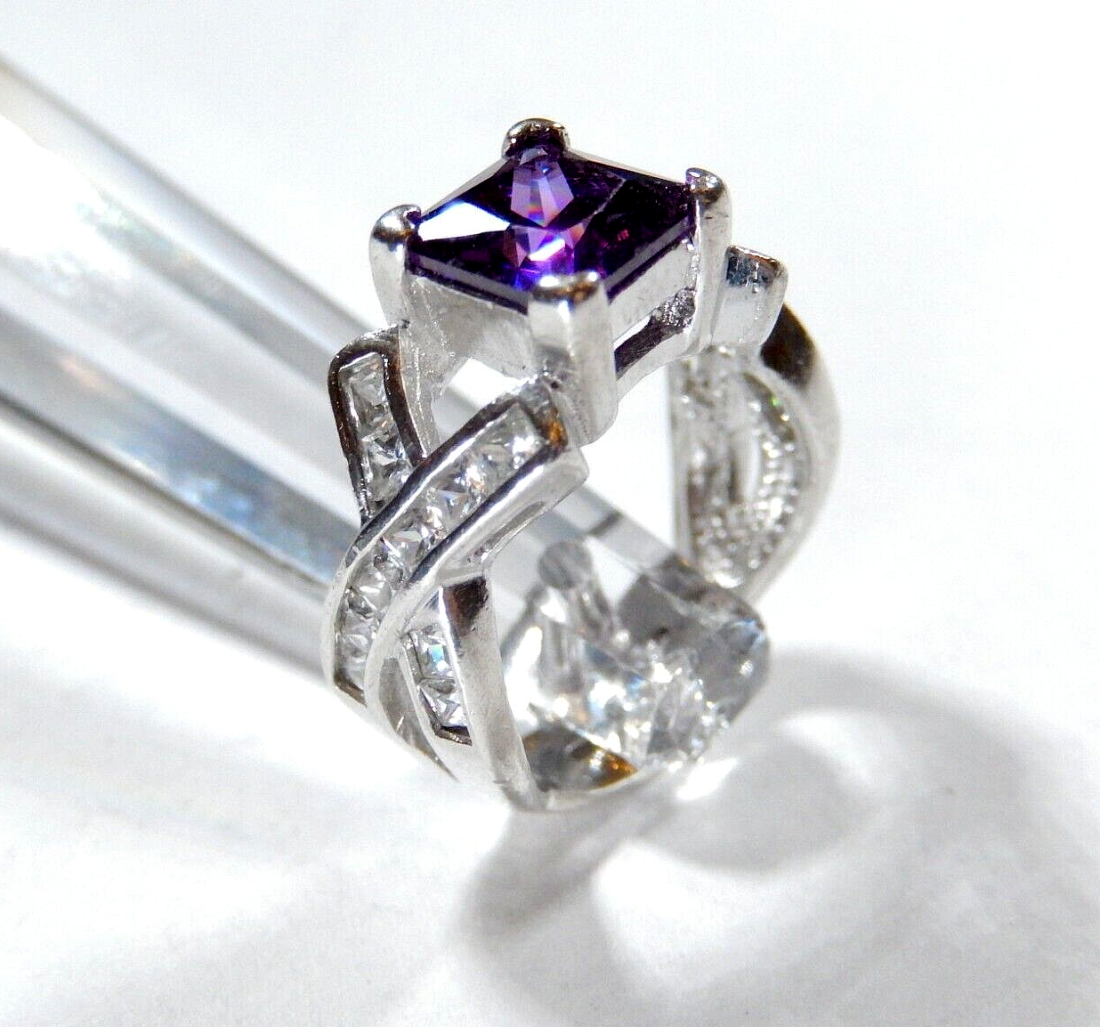 *VINTAGE* Sterling Silver 2.00 CT Princess Cut Amethyst and CZ Accent Ring Sz 5