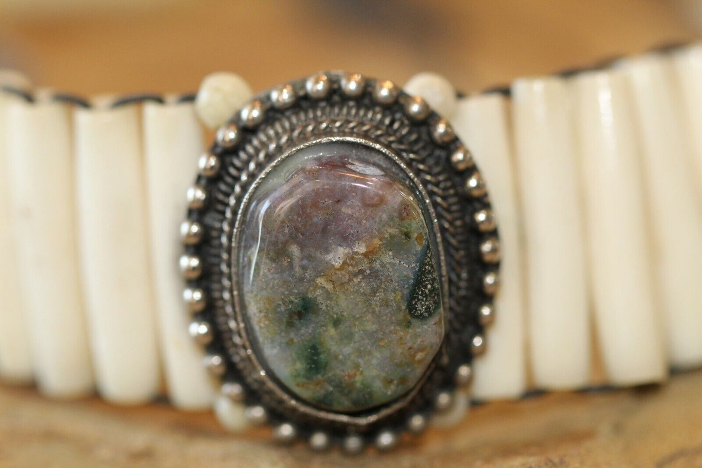*VINTAGE*  Native American Sterling Silver Agate & Bovine Bone Chocker Necklace