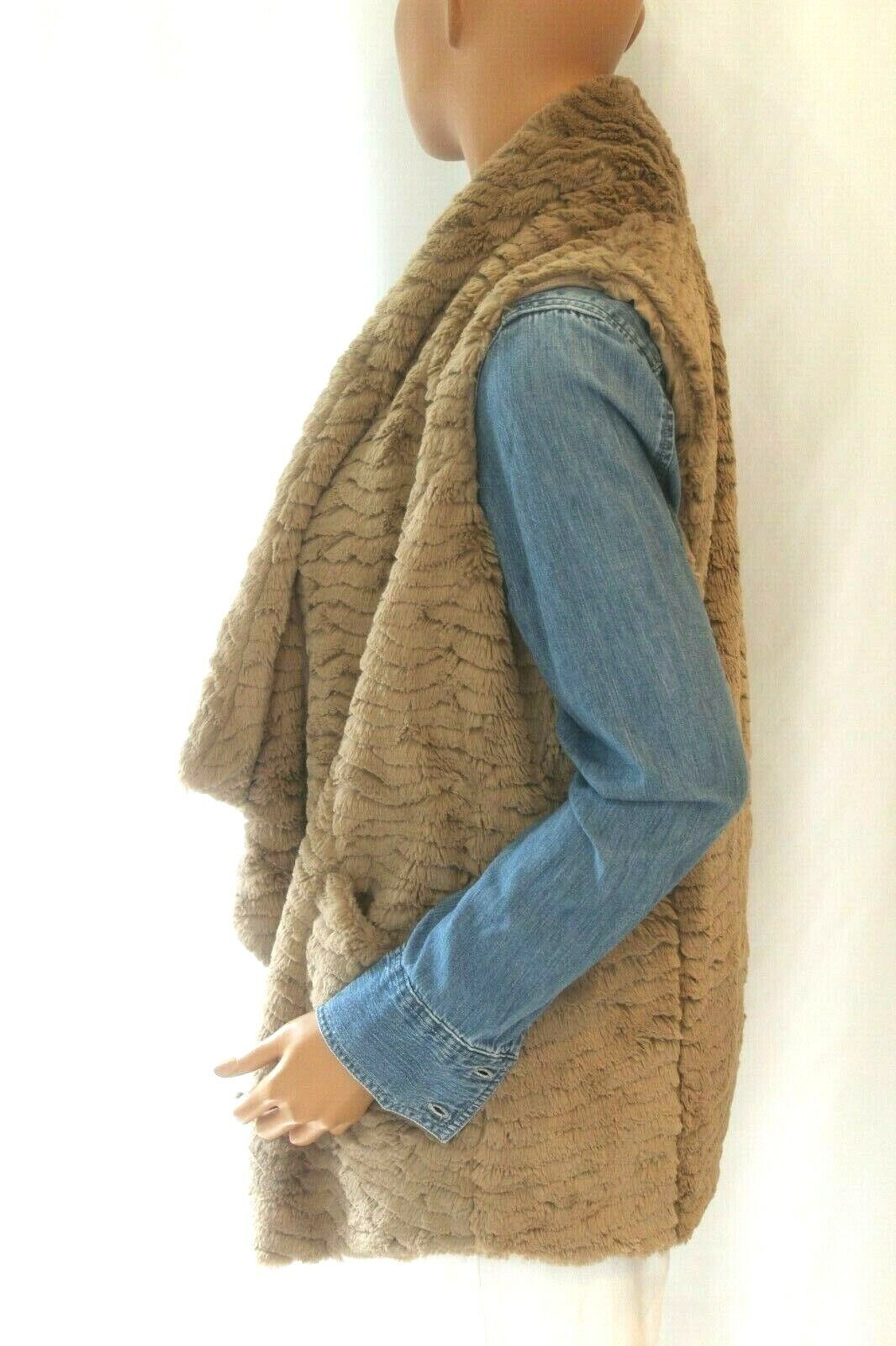 *NWT* $59.  Faux Fur Brown Vest With Pockets By Jolt Sz Medium "SUPER CUTE"