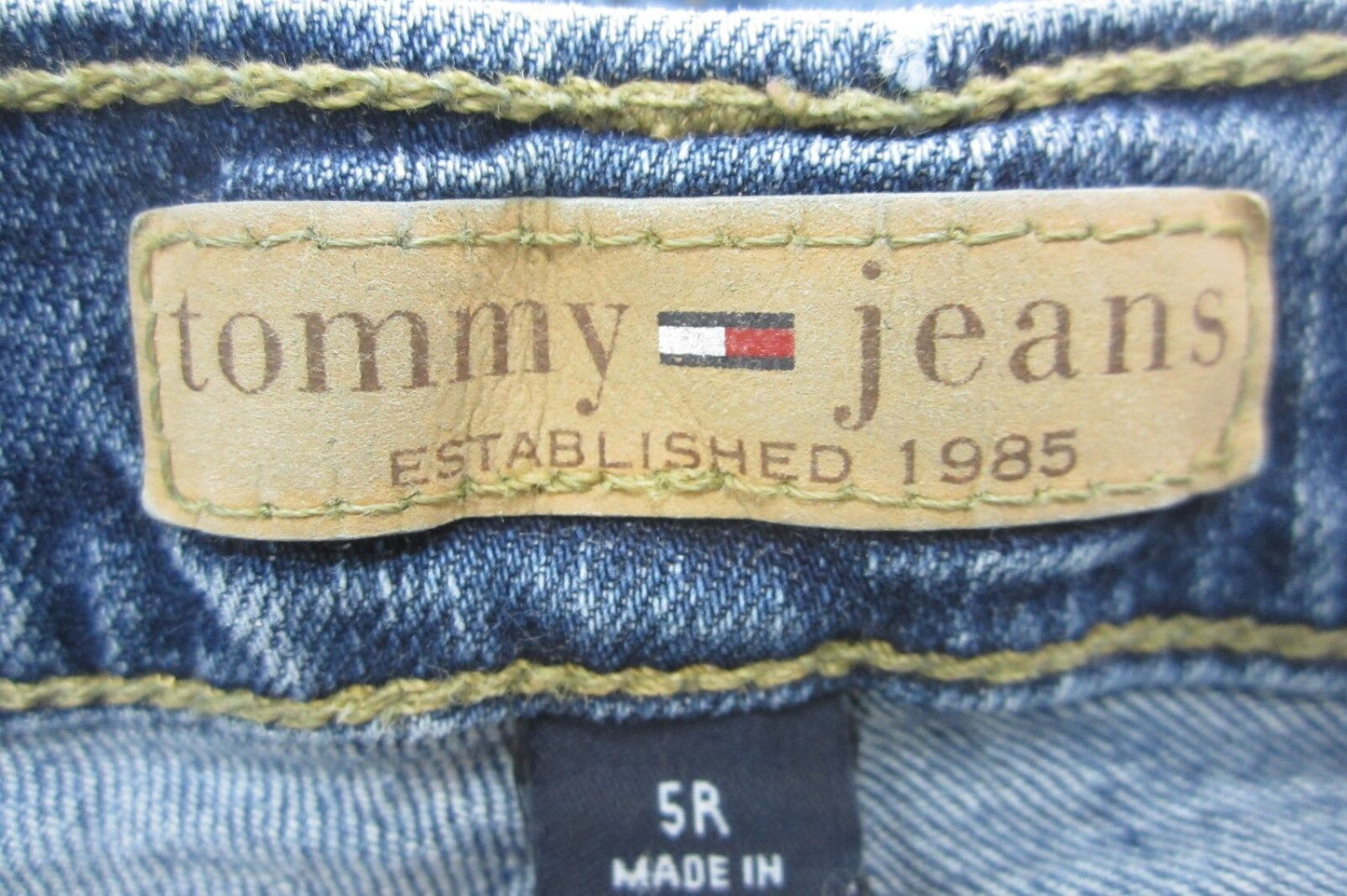 *NICE*  Women's TOMMY HILFIGER Straight Leg Denim Blue Jeans  Size 5R  x  31"L