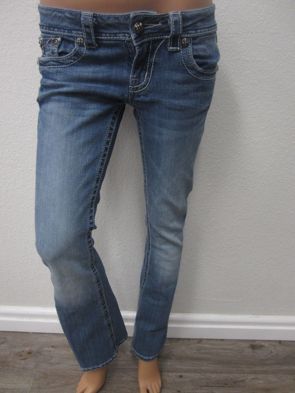 NICE Miss Me  Embellished Fleur Jeans Boot cut. JP5182B10V Med Blue Size 26 x 32