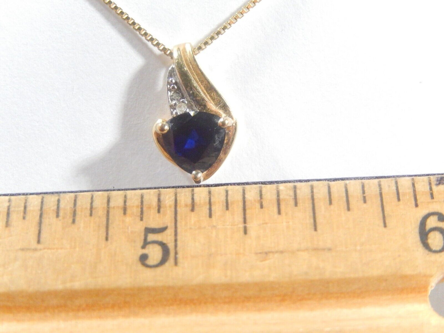 *VINTAGE* 10k Yellow Gold Trillion Lab-Created Sapphire & Diamond Pendant w/18"