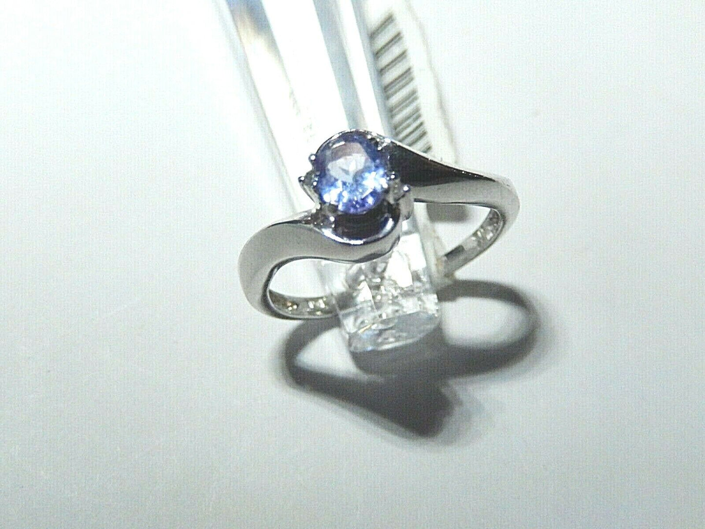 *NWT* 10K White Gold Oval Tanzanite & White Diamond Ring Size 7.5