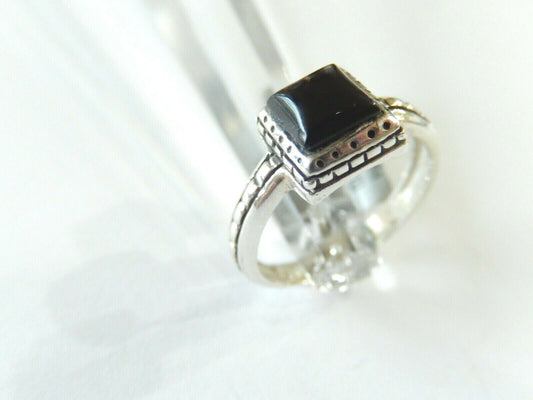 *VINTAGE*  925 Sterling Silver  Black Onyx  Ring Size 7