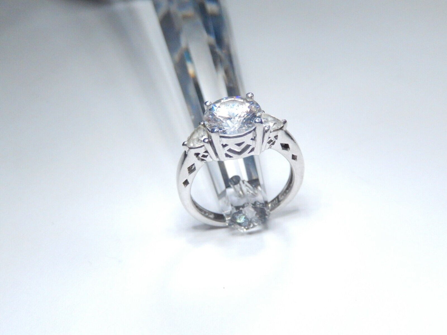 *VINTAGE*   Sterling Silver Three Stone 2.50 CT Cubic Zirconia CZ Ring Size 5