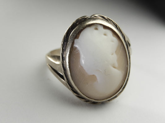 10k Yellow Gold Vintage Bezel Set Cameo Ring Circa 1930  Size 7.25