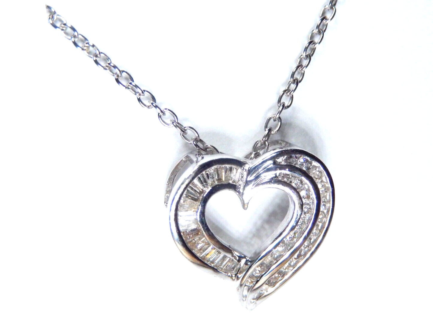 *NEW*  14k White Gold .33ct VS Diamond  Heart Pendant w/18" Chain