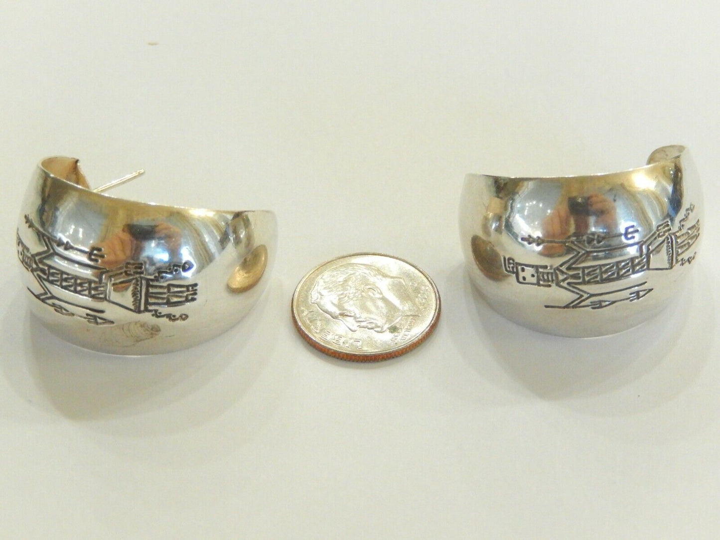 *VINTAGE* Native American  Stamped Sterling Silver 7/8" Wide 3/4 Hoop Earrings