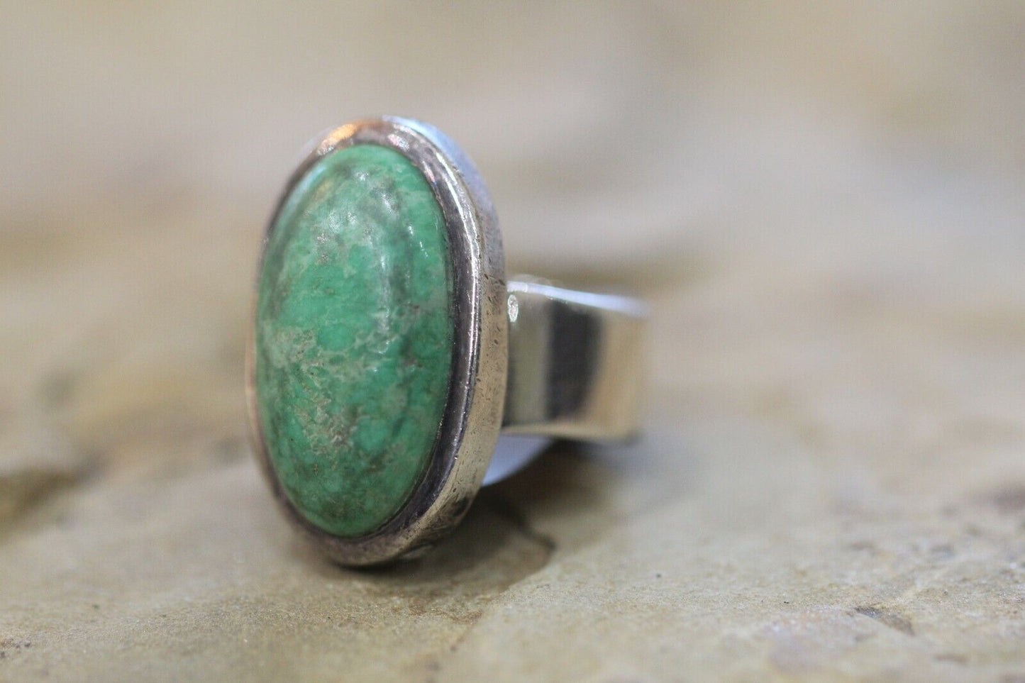 *VINTAGE* Oval Green Turquoise Sterling Silver Native American Signed Ring 9.25