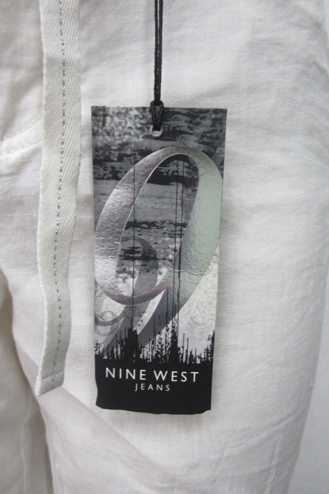 *NWT* Nine West SUPER CUTE Cozy White Linen Blend Capris Size 8 (W28 x L17)