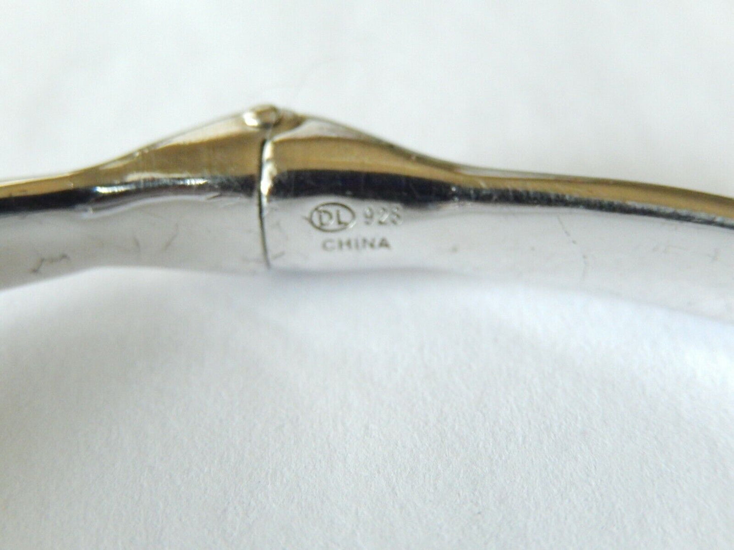 *VINTAGE* Sterling Silver High End Unique Polished Hinged Bangle Bracelet