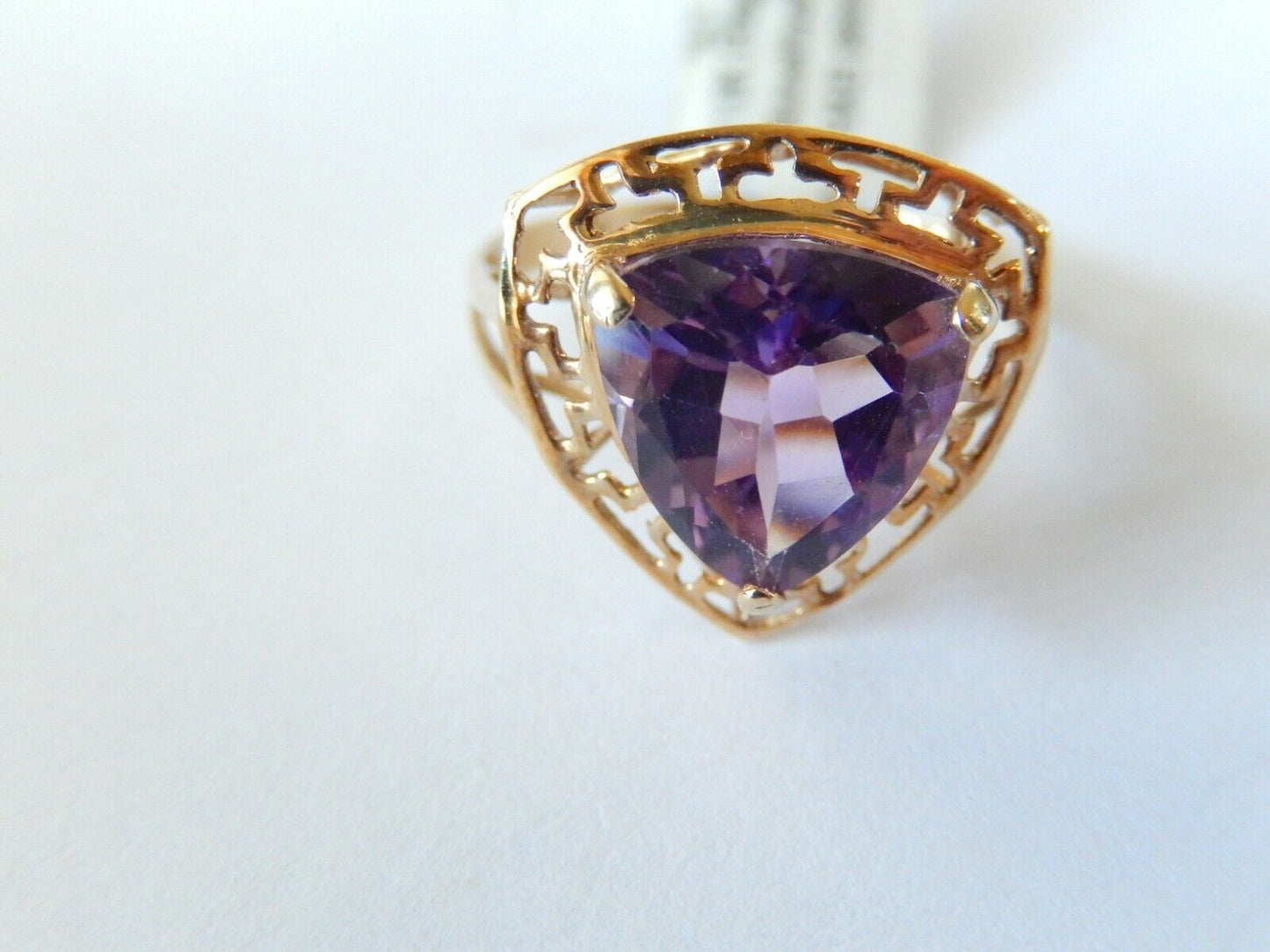 *VINTAGE* 10K YELLOW GOLD 2CT TRILLION AMETHYST RING ASYMMETRICAL SETTING Sz 8.5