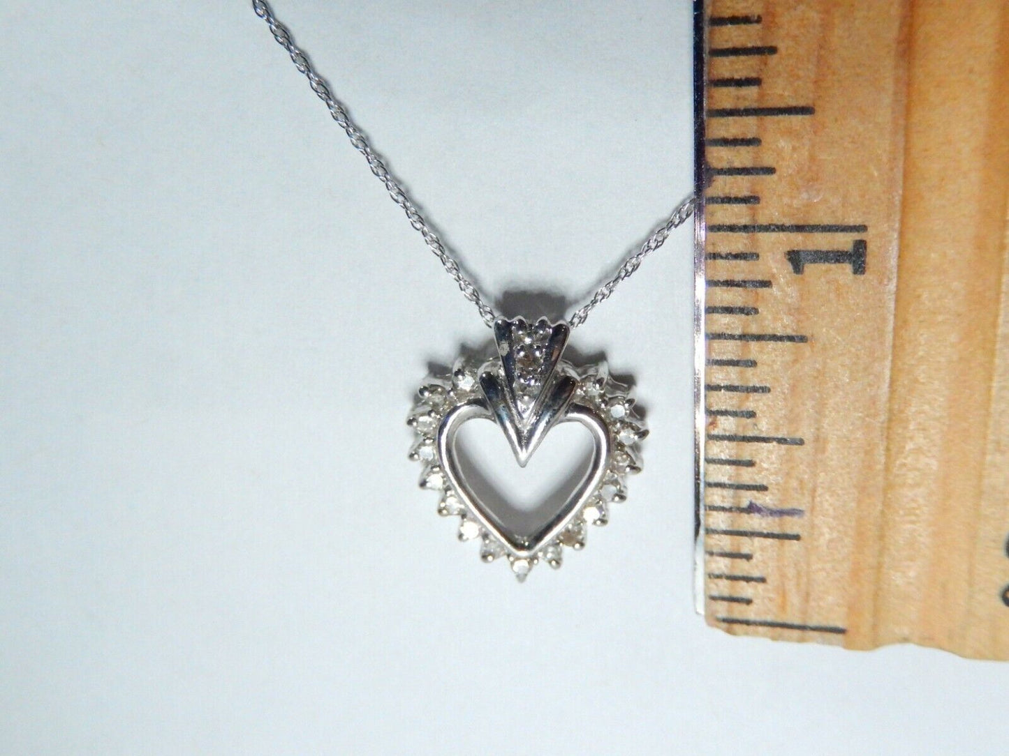 *NWT* - 10K White Gold 1/4Ct Round White  Diamond  Heart Pendant w/ 14K18" Chain