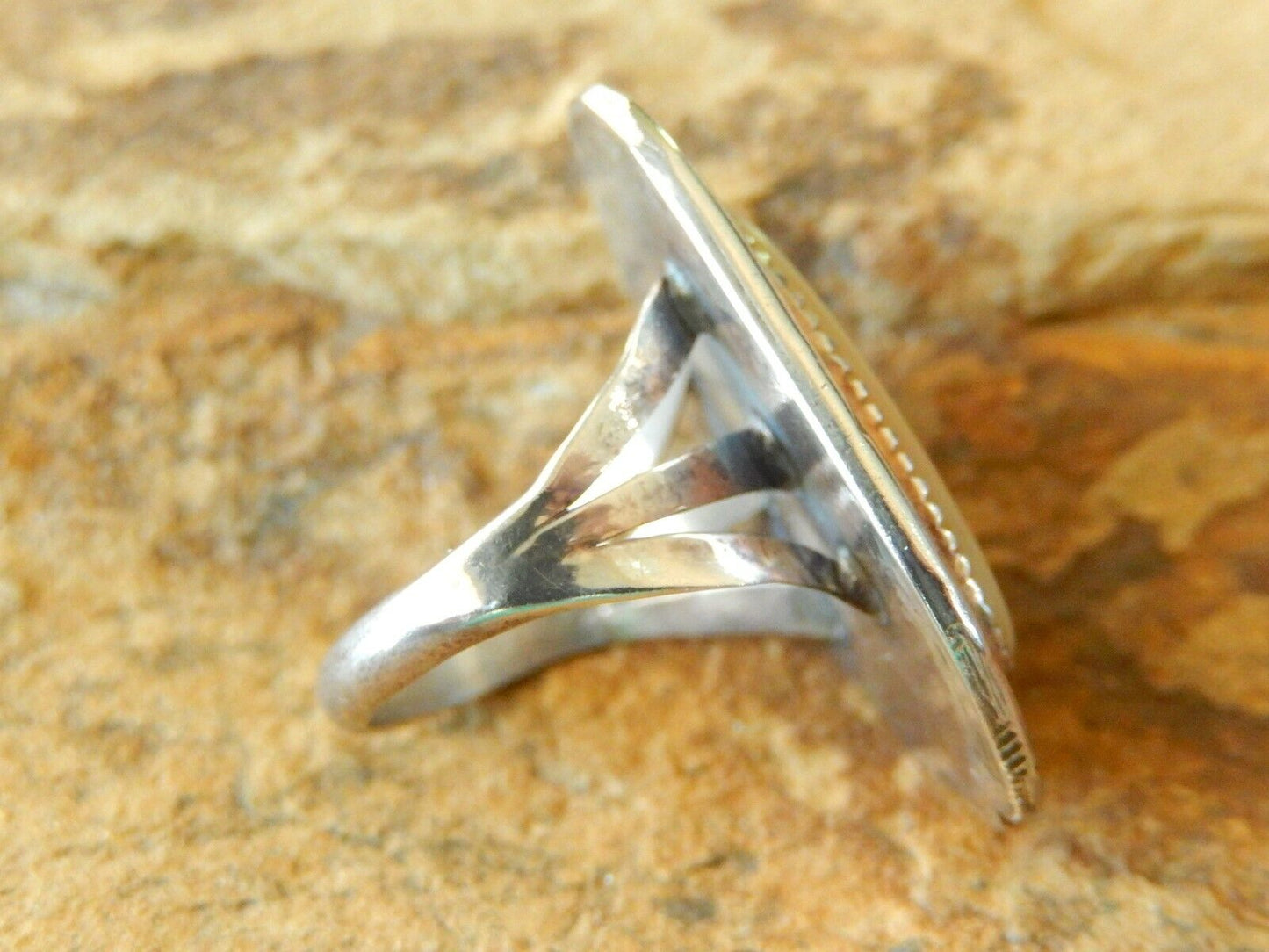 *VINTAGE*  LARGE Native Amer. Sterling Silver Feather Mother Pearl Ring Size 6.5