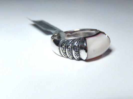 *VINTAGE*   Mother of Pearl MOP And Marcasite Sterling Silver Ring Size 8.75