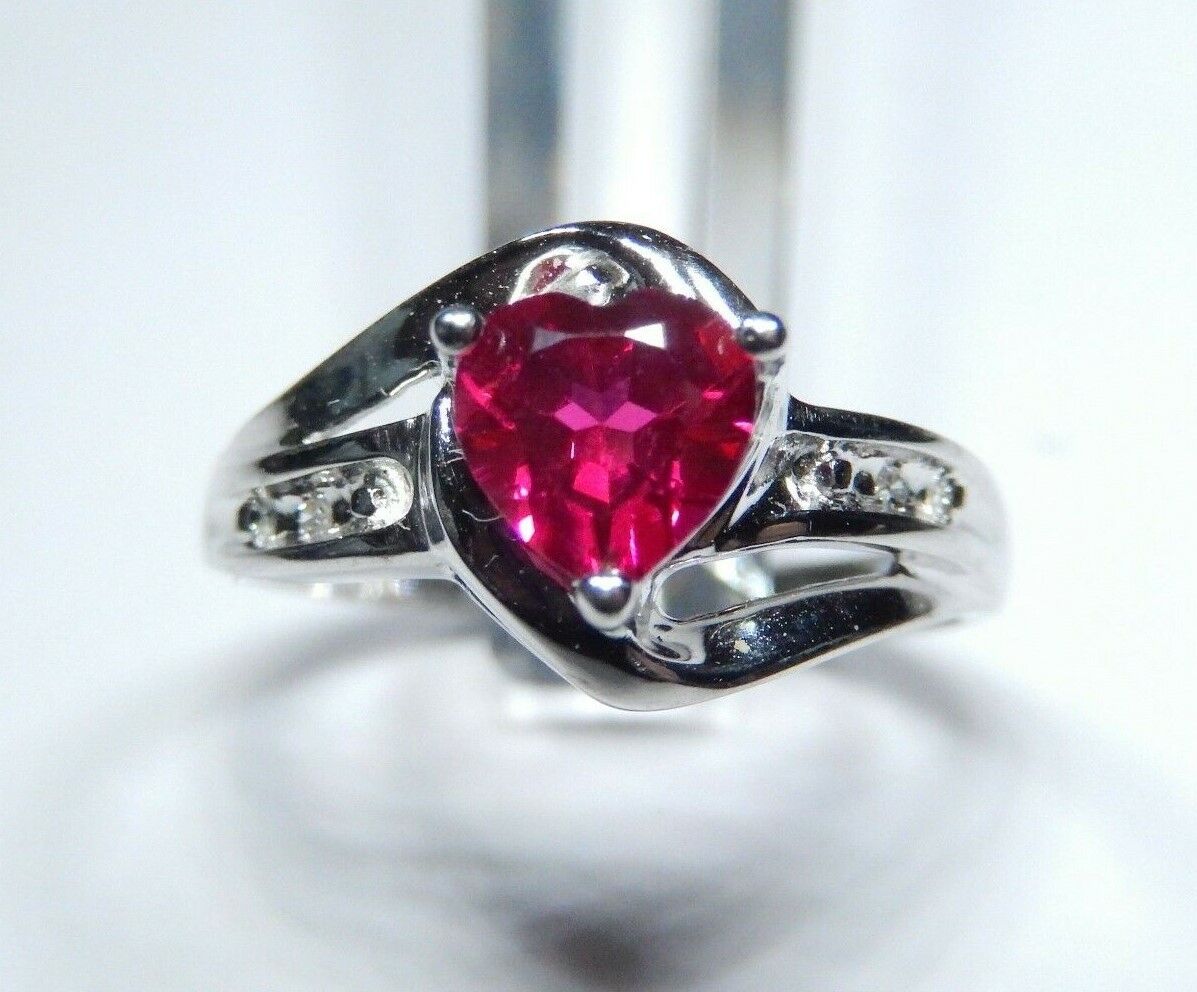 *NEW*  10k White Gold .75ct Heart Shape Red Ruby & Diamond Ring Size 7.5