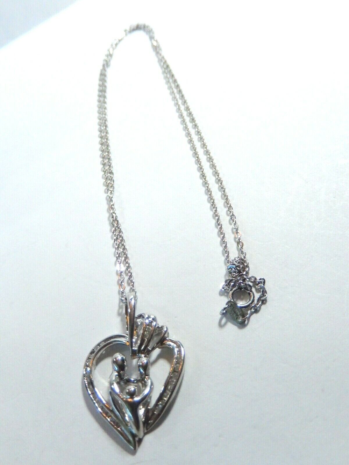 *NWT* Mother Father Child Heart Pendant 10k White Gold 1/4 CT Diamonds w18"chain
