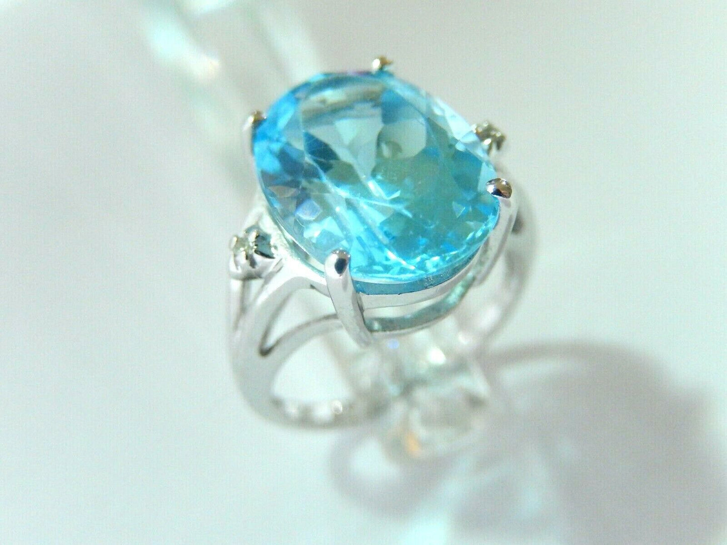 *VINTAGE* 10k White Gold 6.5CT Oval Sky Blue Topaz & Round Diamond Ring Sz 6