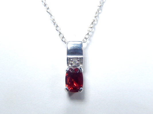 14K White Gold 3/4CT  Oval Garnet Solitaire Pendant w/18" chain