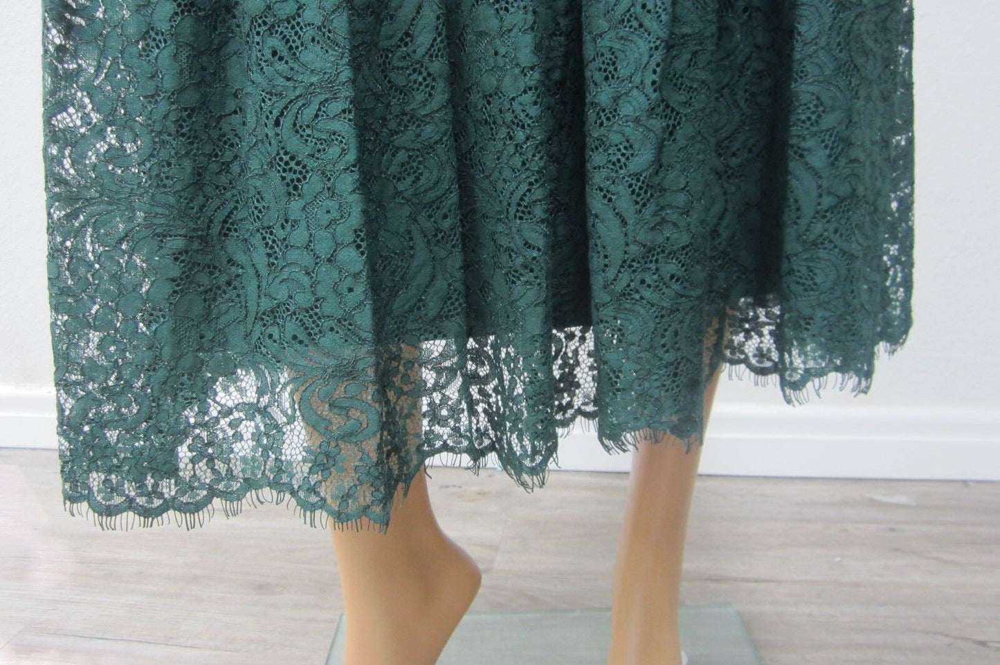 *NWT* Adrianna Papell STUNNING  Designer Women's Green Lace Dress Size 6