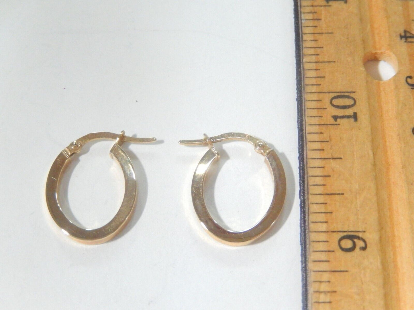 14K Gold Shiny Polished Oval Plain Creole Flat Tube Hoop Earrings 20mm x 15mm